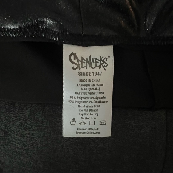 Rave girl happy face booty shorts - Picture 4 of 4